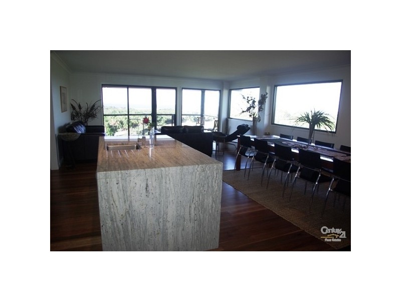 8 Macaulay Way, Pacific Heights QLD 4703