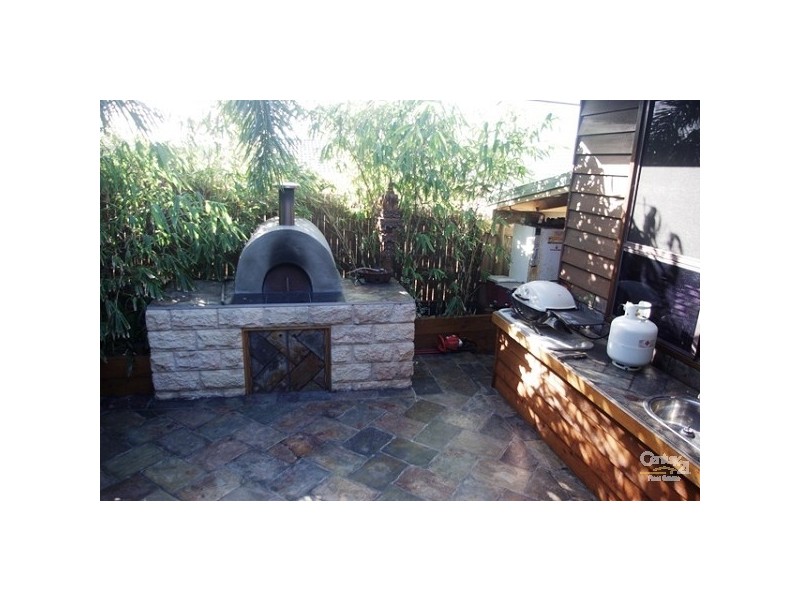 8 Macaulay Way, Pacific Heights QLD 4703