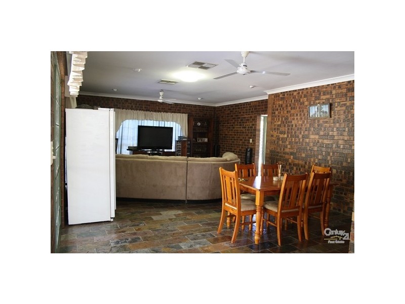 33 Rhys Ave, The Caves QLD 4702