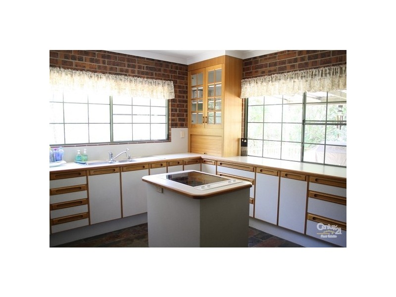 33 Rhys Ave, The Caves QLD 4702