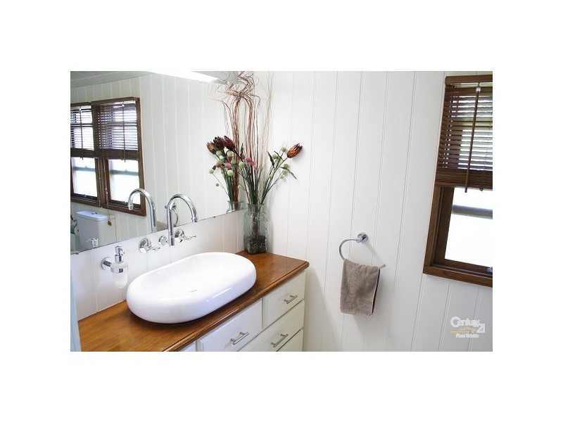 92 Robinson Street, Frenchville QLD 4701