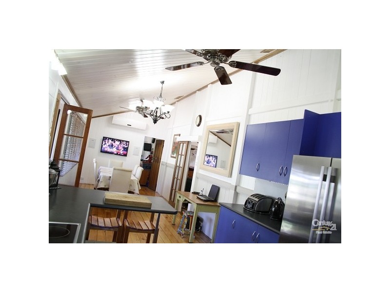 92 Robinson Street, Frenchville QLD 4701