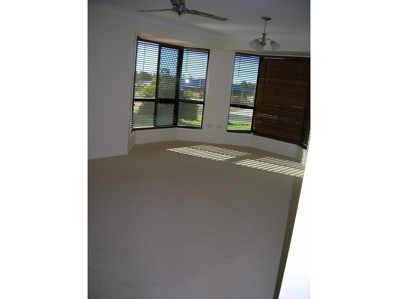 6 Poinciana Place, Gracemere QLD 4702