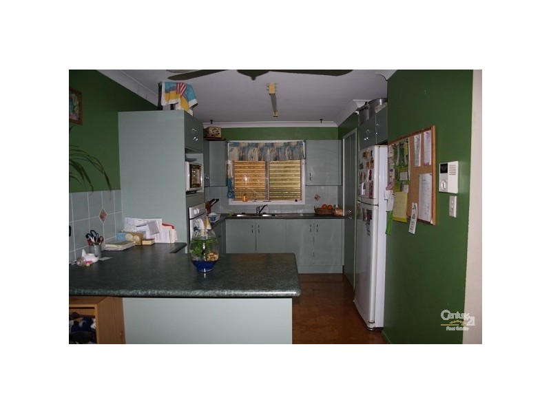 4 Burns Street, Frenchville QLD 4701