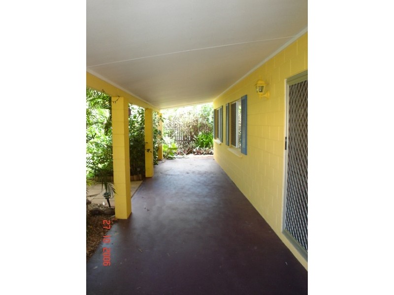 2/81 Upper Richardson St, Whitfield QLD 4870