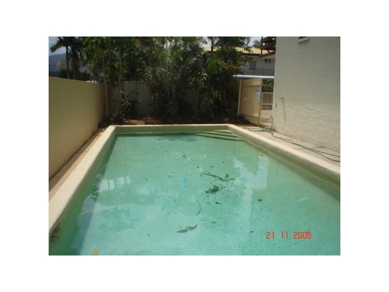 2/120 Greenslopes St, Edge Hill QLD 4870