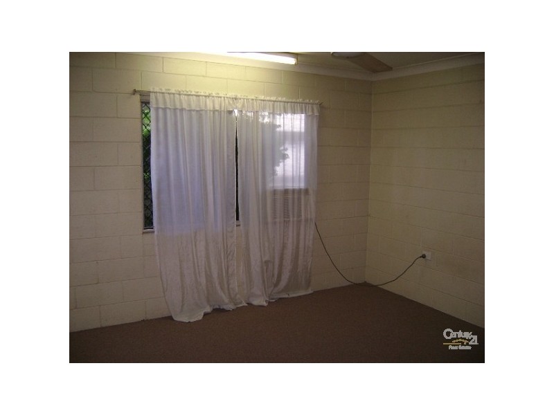 2/120 Greenslopes St, Edge Hill QLD 4870