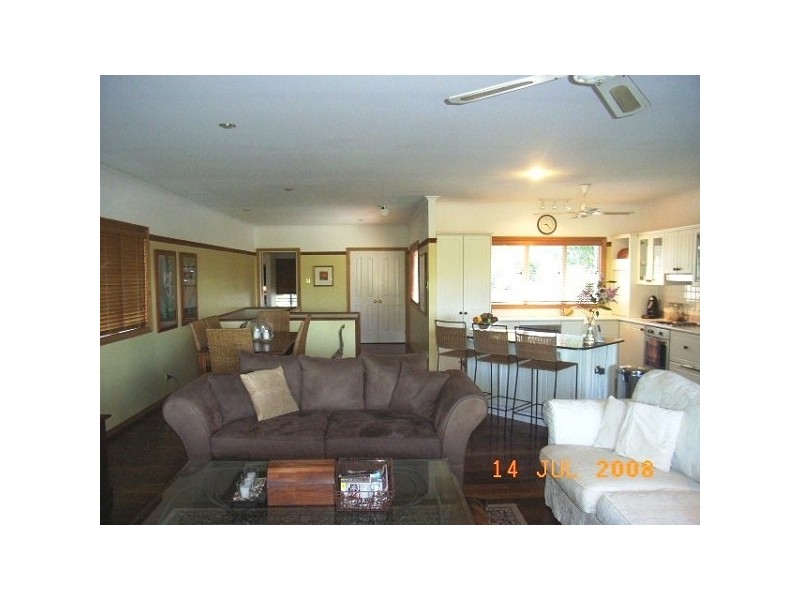 15 Sommerville Crescent, Whitfield QLD 4870