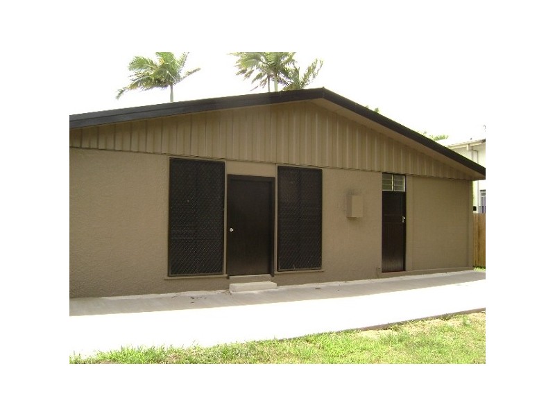 9 Chaplain Avenue, Manunda QLD 4870