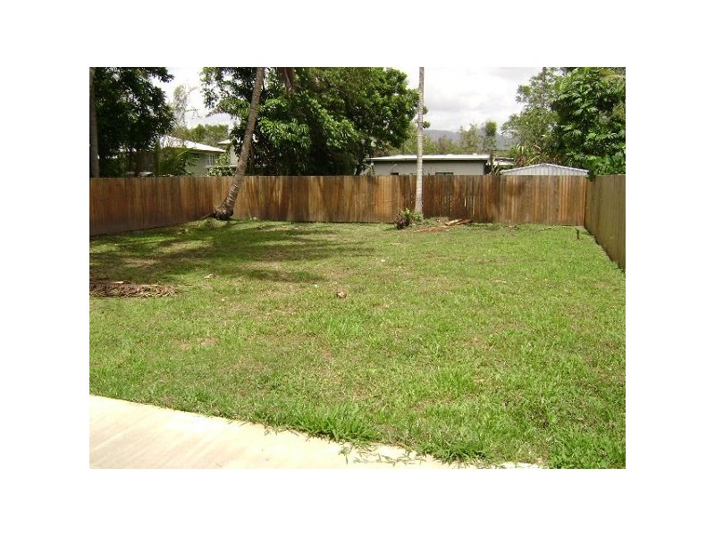 9 Chaplain Avenue, Manunda QLD 4870