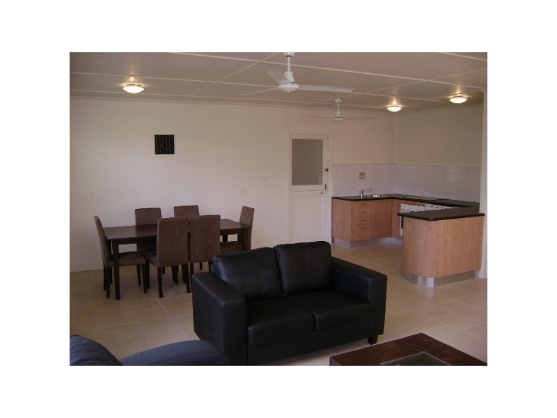 9 Chaplain Avenue, Manunda QLD 4870