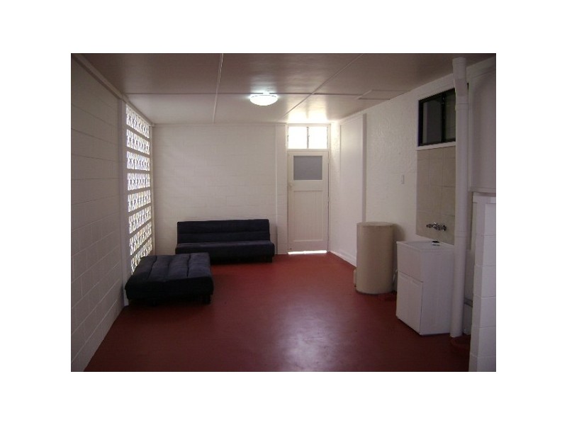 9 Chaplain Avenue, Manunda QLD 4870