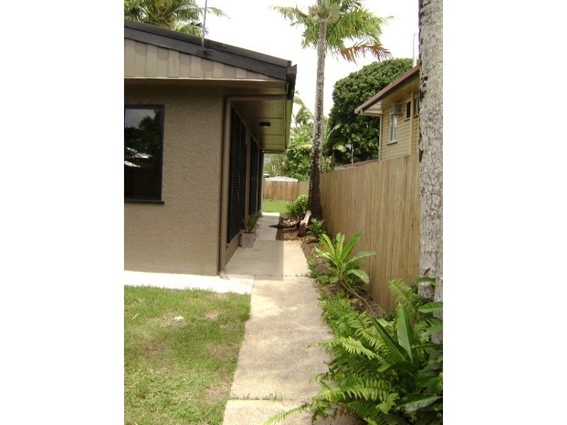 9 Chaplain Avenue, Manunda QLD 4870