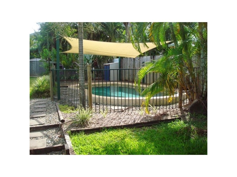 8 Fairley Street, Redlynch QLD 4870