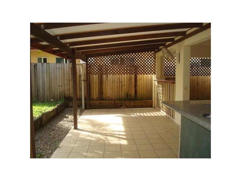 8 Fairley Street, Redlynch QLD 4870