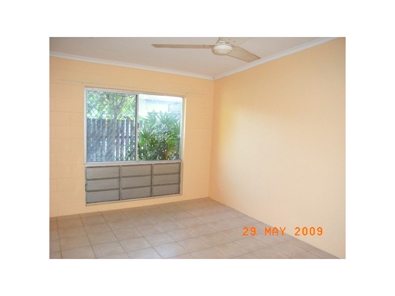 4/5 Sandown Close, Woree QLD 4868