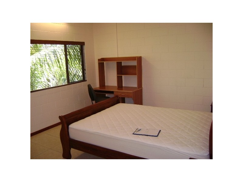 18/323 McLeod Street, Cairns North QLD 4870