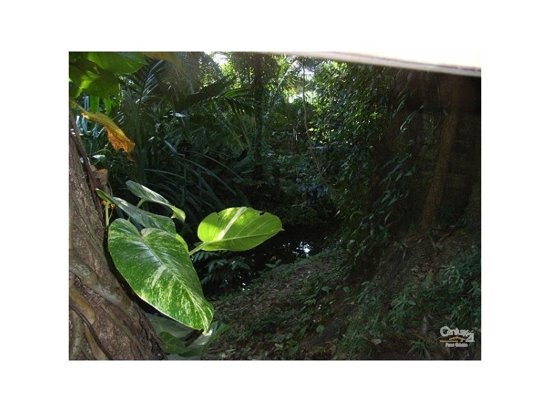 16 Heavey Crescent, Whitfield QLD 4870