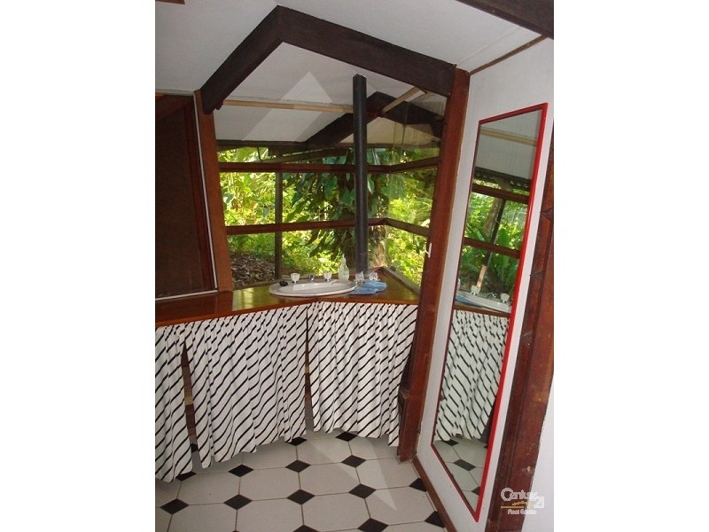 16 Heavey Crescent, Whitfield QLD 4870