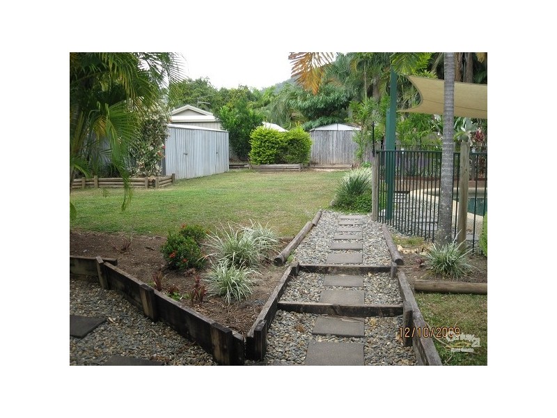 8 Fairley Street, Redlynch QLD 4870