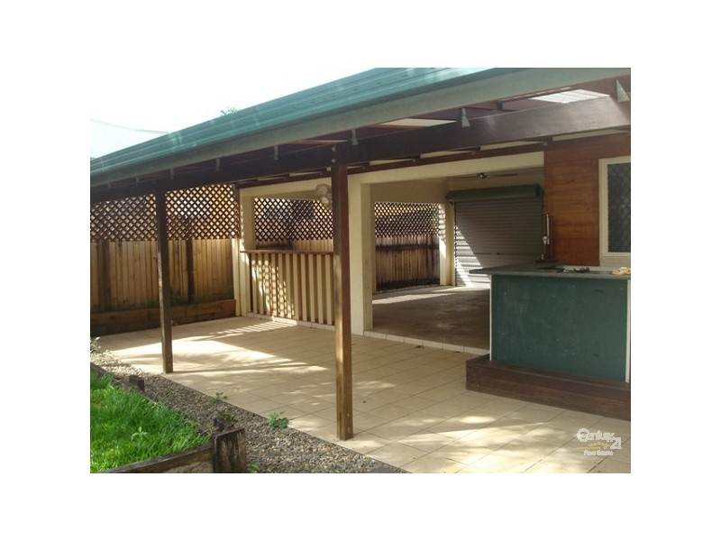 8 Fairley Street, Redlynch QLD 4870