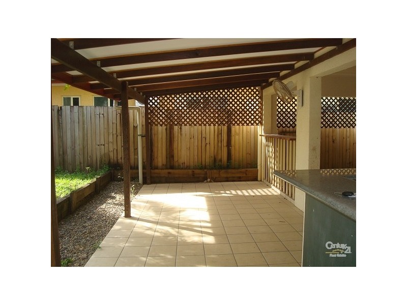 8 Fairley Street, Redlynch QLD 4870