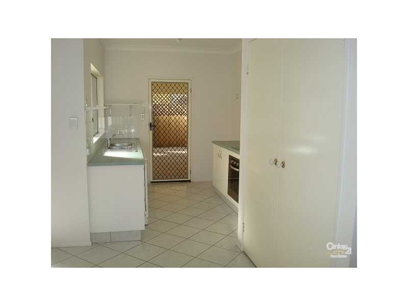 8 Fairley Street, Redlynch QLD 4870