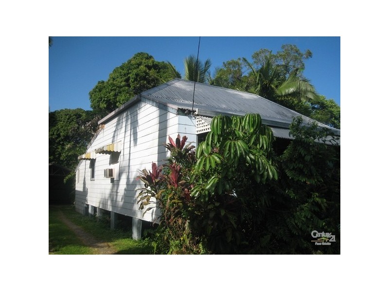 27 Howe St, Cairns North QLD 4870