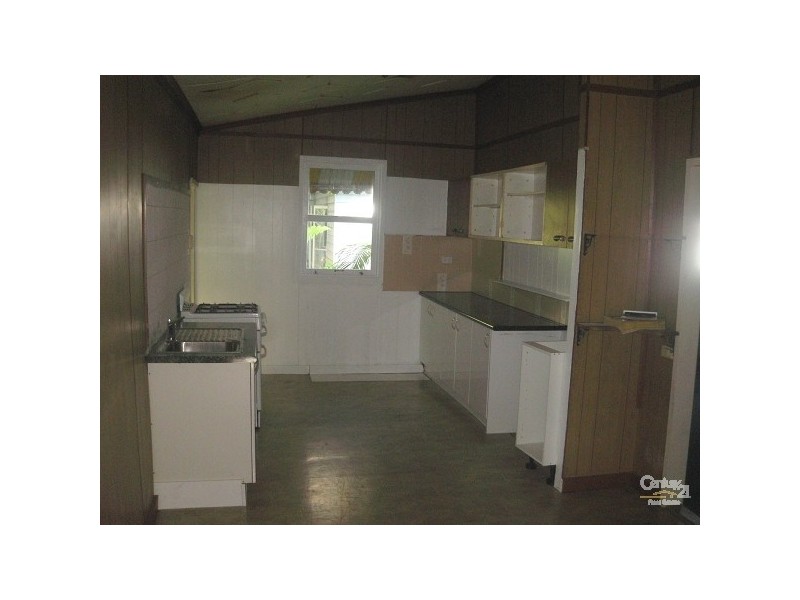 27 Howe St, Cairns North QLD 4870