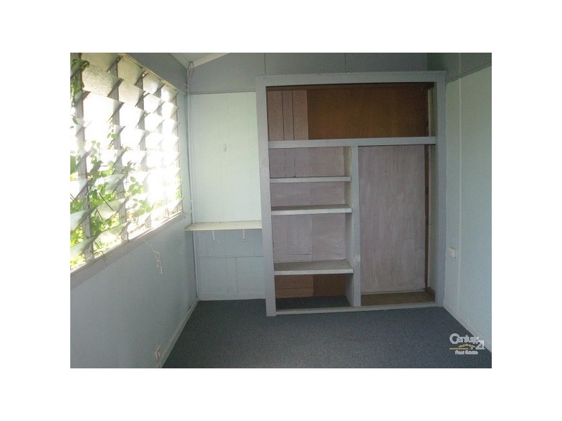 27 Howe St, Cairns North QLD 4870