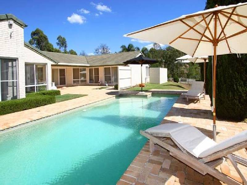 9 Curtis Place, Anstead QLD 4070