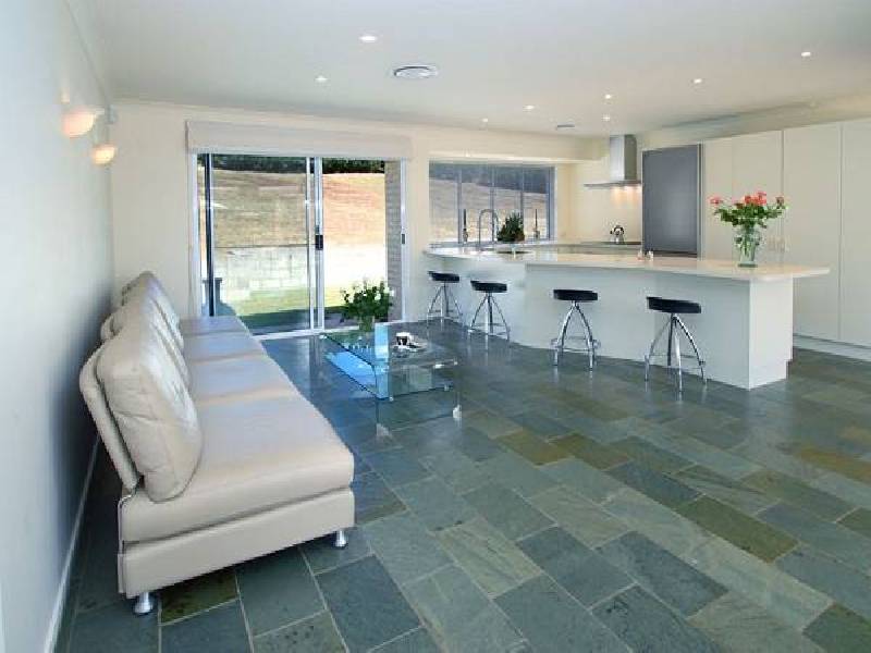 9 Curtis Place, Anstead QLD 4070