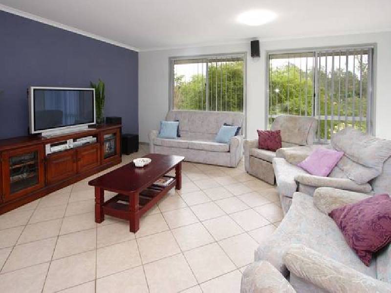 2 Brookvale Close, Kenmore Hills QLD 4069