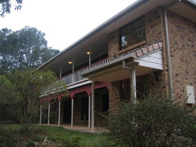 5 Fleming Road, Chapel Hill QLD 4069