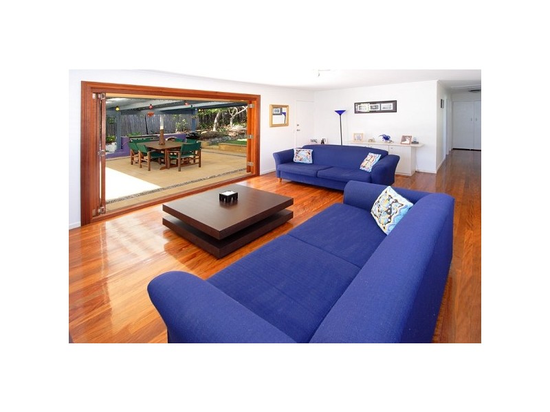 12 Cassandra Street, Chapel Hill QLD 4069