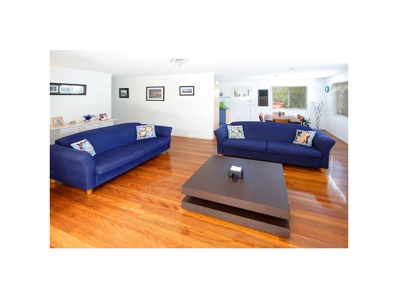 12 Cassandra Street, Chapel Hill QLD 4069