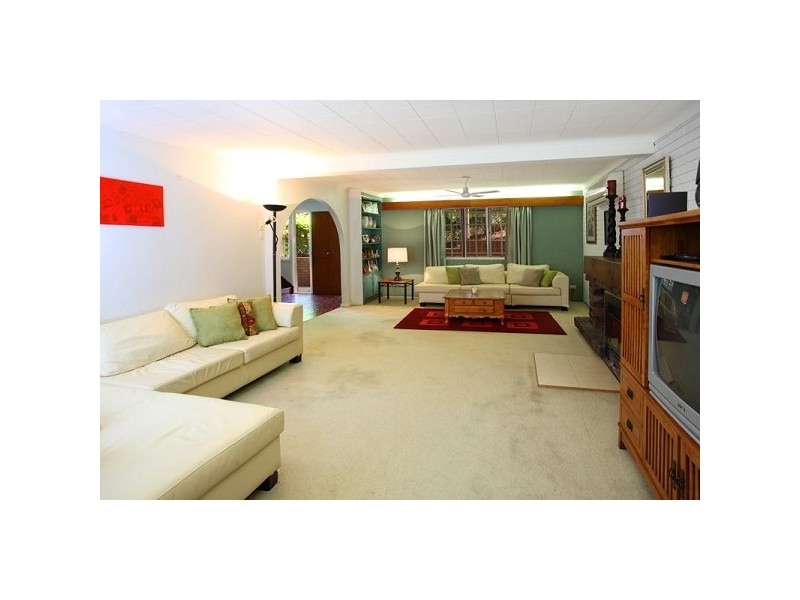 99 Burbong Street, Chapel Hill QLD 4069