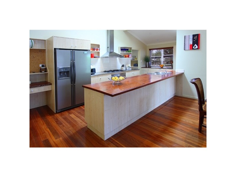 8 Evergreen Close, Kenmore QLD 4069