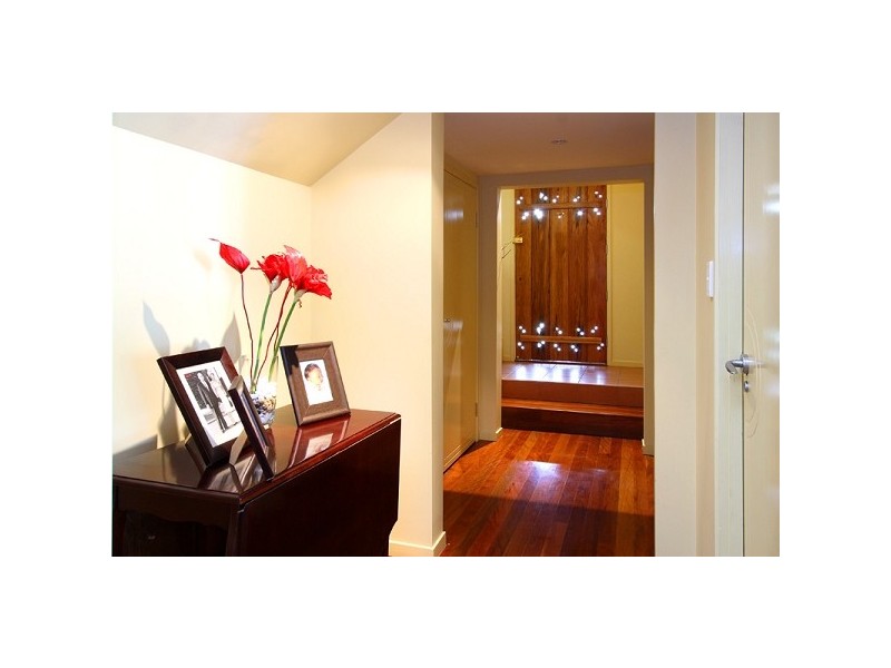 8 Evergreen Close, Kenmore QLD 4069