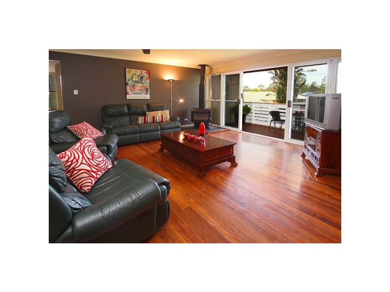 8 Evergreen Close, Kenmore QLD 4069