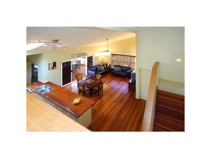 8 Evergreen Close, Kenmore QLD 4069