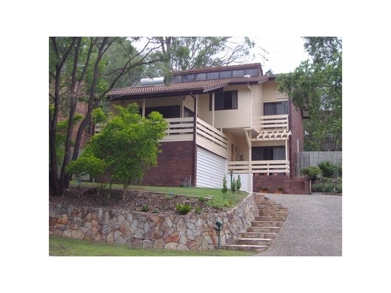 10 Marmindie Street, Chapel Hill QLD 4069