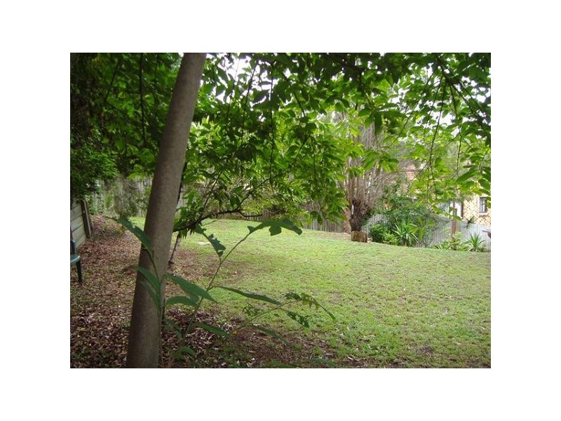 10 Marmindie Street, Chapel Hill QLD 4069