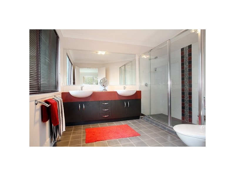 5 Lomandra Place, Chapel Hill QLD 4069