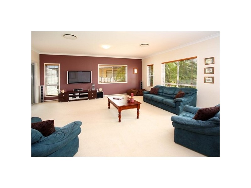 14 Summerfield Place, Kenmore QLD 4069
