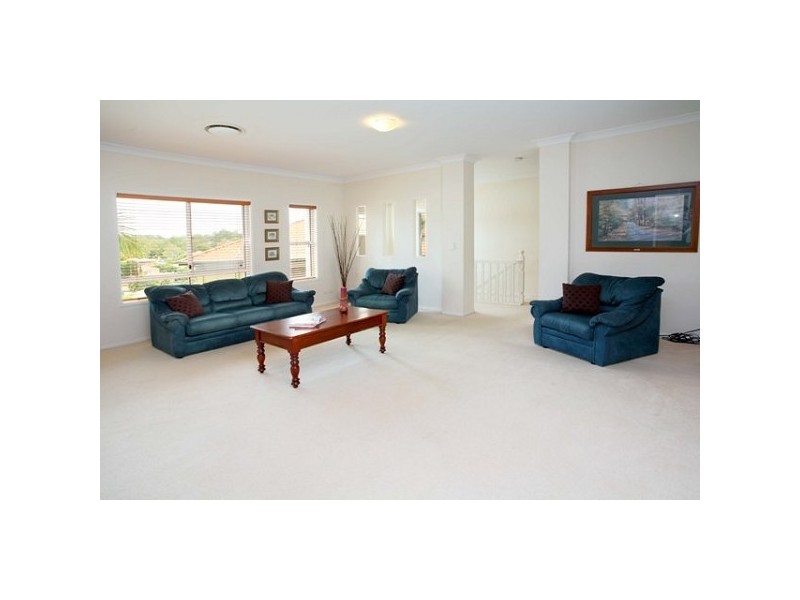 14 Summerfield Place, Kenmore QLD 4069