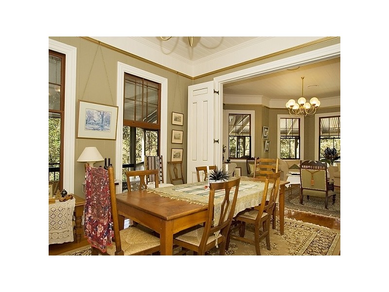 112 Airlie Road, Pullenvale QLD 4069