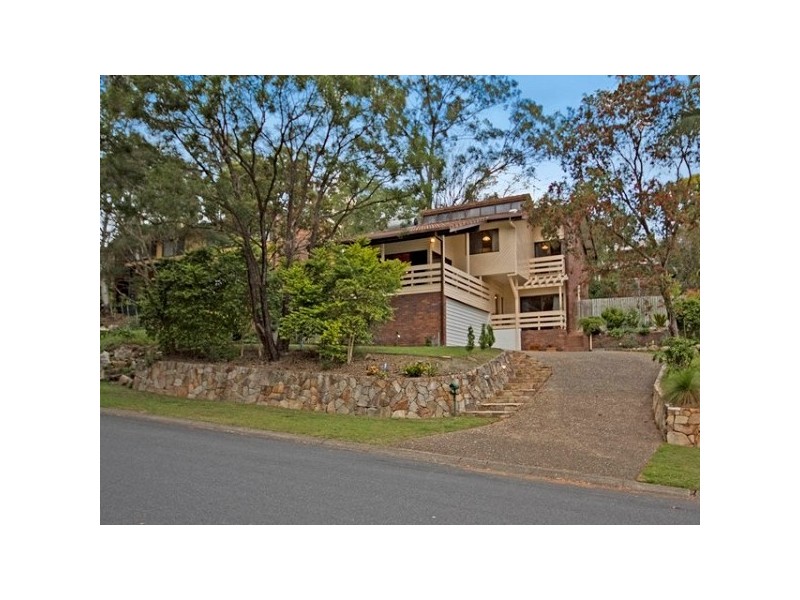 10 Marmindie Street, Chapel Hill QLD 4069