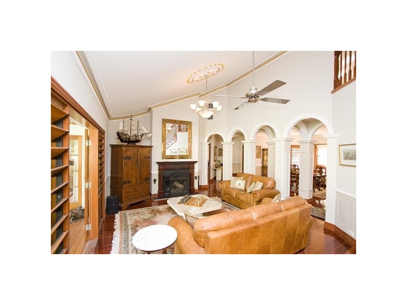 126 Huntingdale Street, Pullenvale QLD 4069