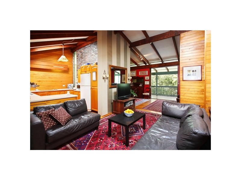 9 Aldergrove Street, Chapel Hill QLD 4069